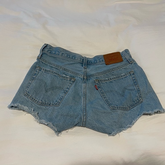 Levi’s 501 light wash jean shorts - Picture 2 of 3
